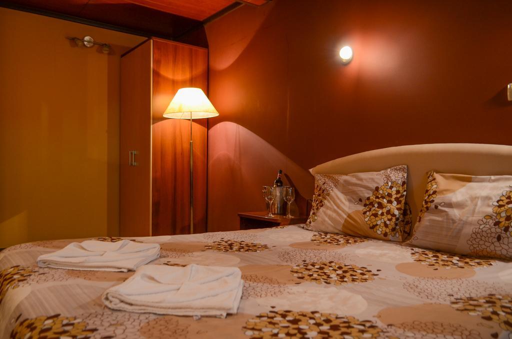 Guest House Ivel 萨帕雷瓦巴尼亚 外观 照片