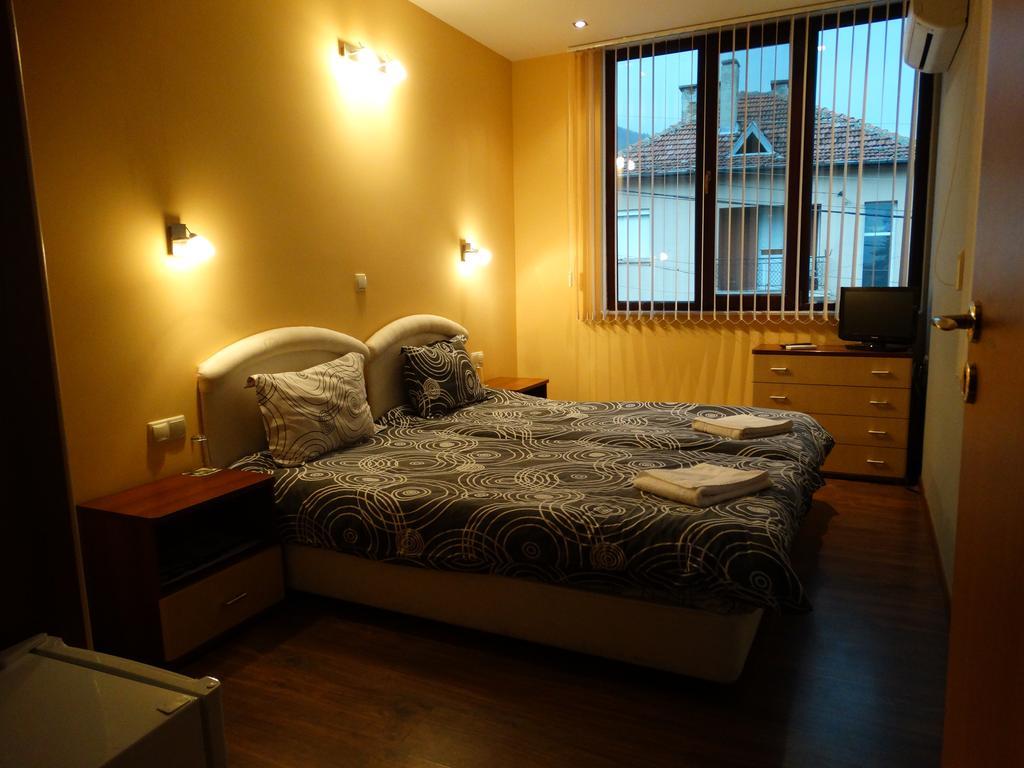 Guest House Ivel 萨帕雷瓦巴尼亚 外观 照片